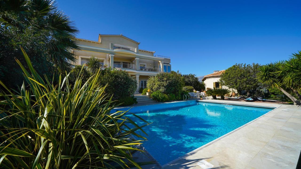 Luxury Villa Allure Dhafnes Екстериор снимка