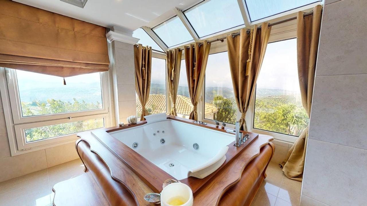 Luxury Villa Allure Dhafnes Екстериор снимка