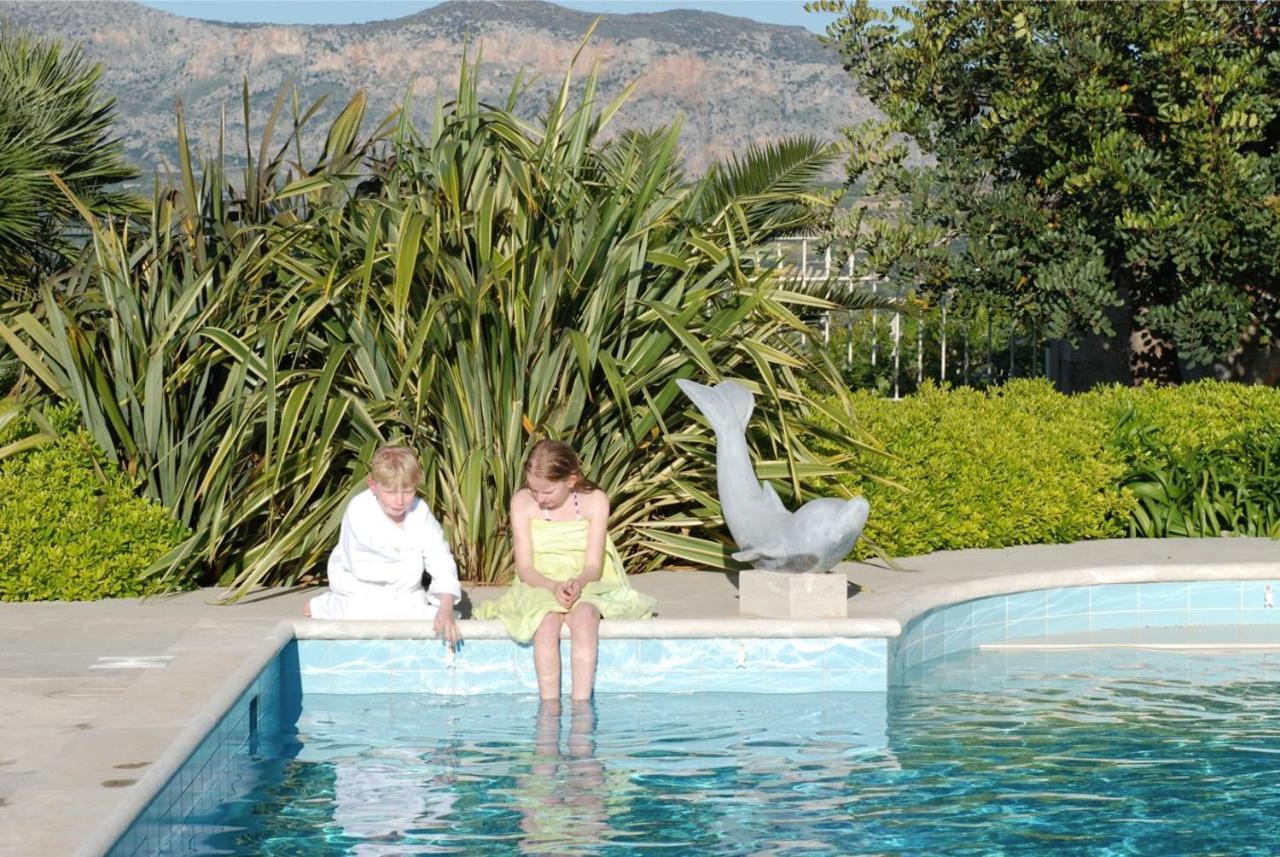 Luxury Villa Allure Dhafnes Екстериор снимка
