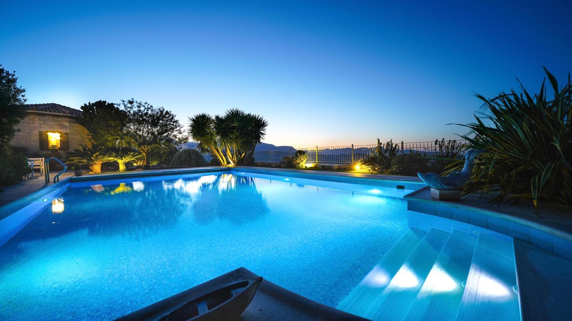 Luxury Villa Allure Dhafnes Екстериор снимка