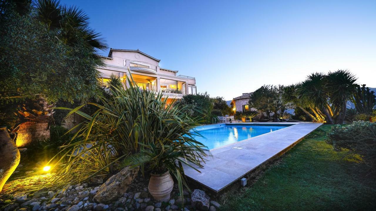 Luxury Villa Allure Dhafnes Екстериор снимка